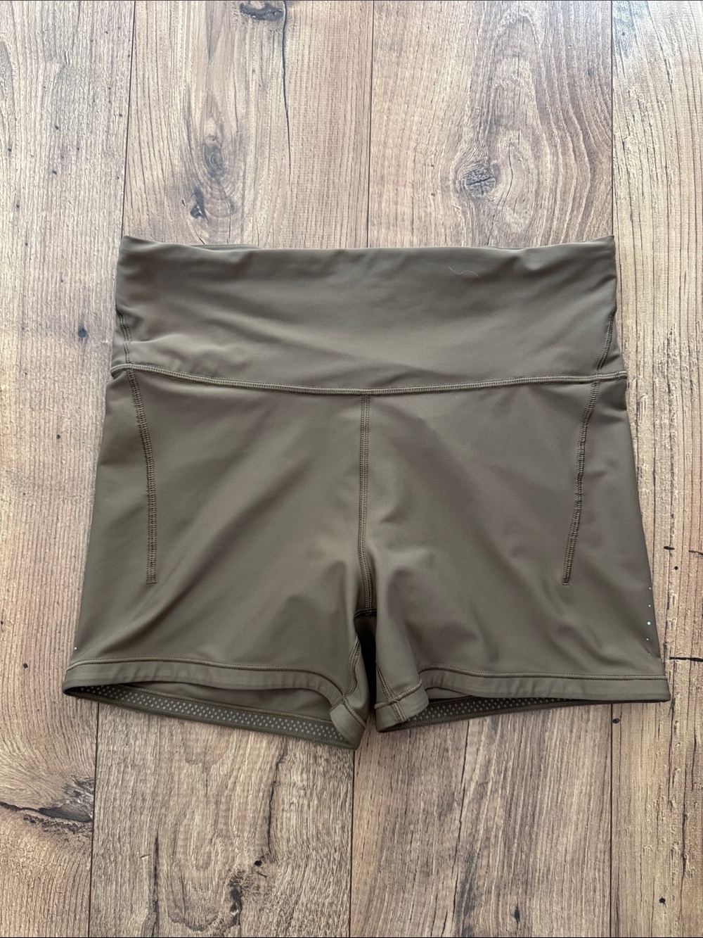 Athleta Women's Pacesetter 4" Bike Short Olive Brown